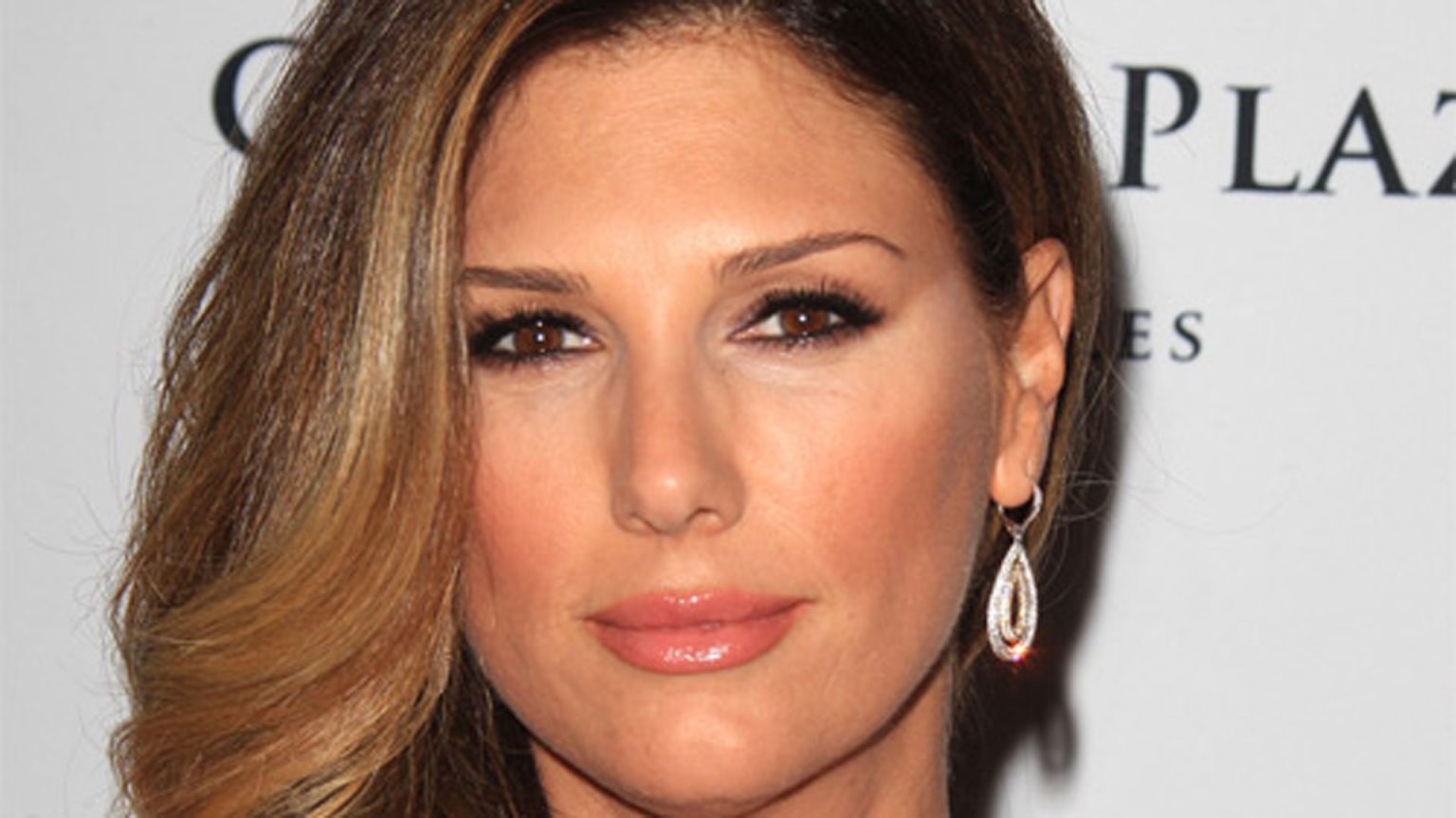 Daisy Fuentes Height, Weight, Bio, Age, Body Measurement, Net Worth and