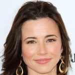 Linda Cardellini Height Age Measurements Net Worth