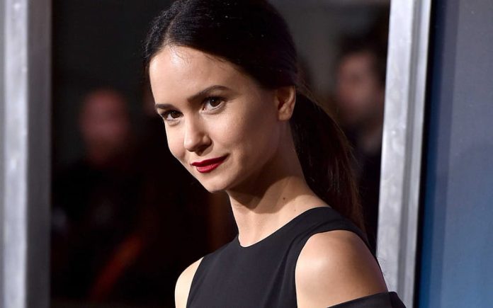 Katherine Waterston